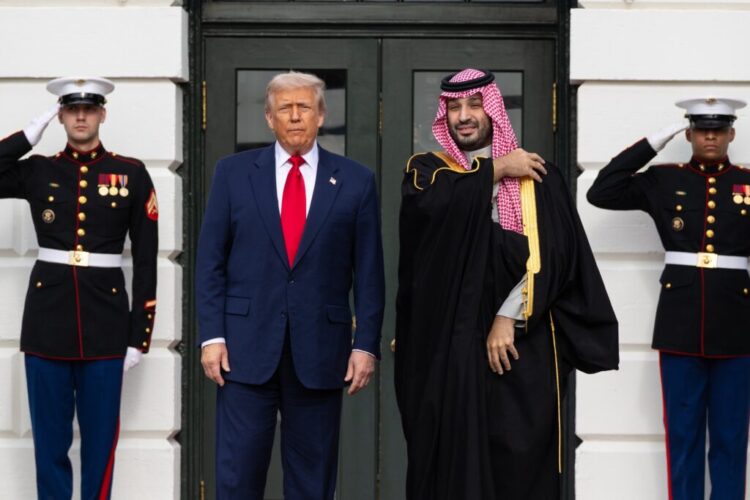 epa12533975 US President Donald Trump (L) welcomes Saudi Crown Prince Mohammed bin Salman Al Saud to the White House in Washington, DC, USA, 18 November 2025. EPA/ANNA ROSE LAYDEN / POOL