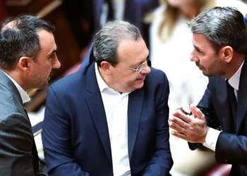 ΠΑΣΟΚ: Άνοιγμα Ανδρουλάκη σε ΣΥΡΙΖΑ και Νέα Αριστερά – Πρόσκληση με πολιτικό βάθος και «υπονοούμενα»