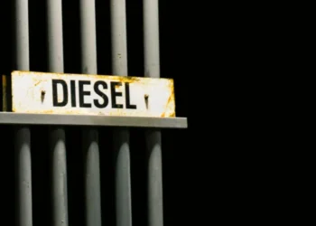 Σοκ στην αγορά καυσίμων: Diesel ακριβότερο από βενζίνη – Προς τα €2,10 το λίτρο