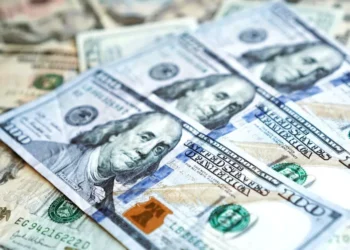 Με υπογραφή Τραμπ τα 100δόλαρα: Η ιστορική αλλαγή που φέρνει αντιδράσεις και συγκρίσεις