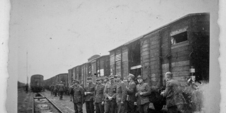 Συγκλονιστικά ντοκουμέντα από την Καισαριανή: Οι φωτογραφίες της εκτέλεσης των 200 της Πρωτομαγιάς 1944