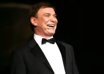 Πέθανε ο Γιώργος Μαρίνος: Έφυγε μια εμβληματική μορφή του ελληνικού θεάτρου και της σκηνής