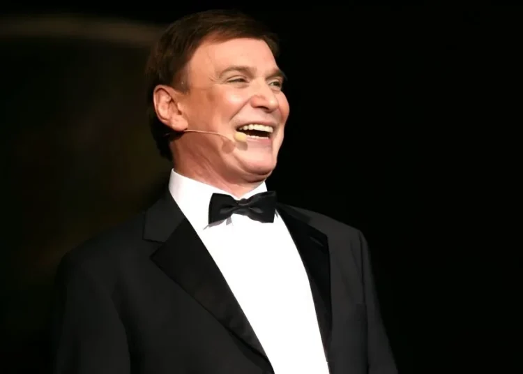 Πέθανε ο Γιώργος Μαρίνος: Έφυγε μια εμβληματική μορφή του ελληνικού θεάτρου και της σκηνής