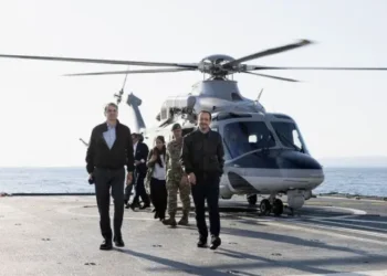 Στη Φρεγάτα «Κίμων» Μητσοτάκης και Χριστοδουλίδης