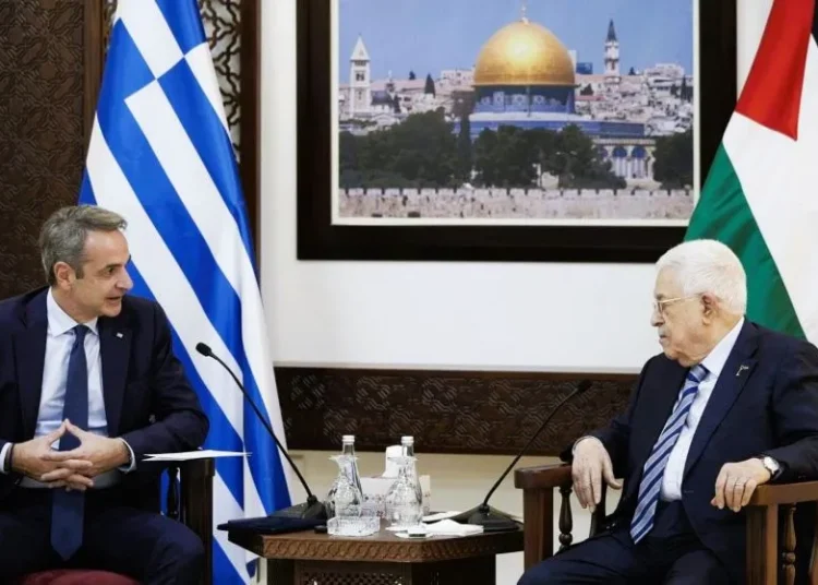 Τηλεφωνική επικοινωνία Μητσοτάκη-Αμπάς για τη Μέση Ανατολή και τη Γάζα