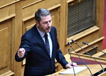 Ανδρουλάκης: Ο Μητσοτάκης να λογοδοτήσει για το παρακράτος που έστησε