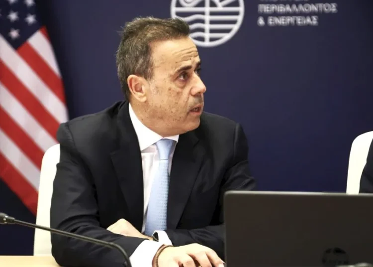 Παπασταύρου κατά Τσίπρα: «Ξαναγυρνάμε στη ρητορική του ΕΟΚ και ΝΑΤΟ το ίδιο συνδικάτο»