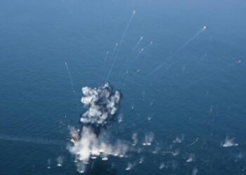 Πύραυλος του Ιράν χτύπησε αμερικανικό πετρελαιοφόρο – Κίνδυνος για παγκόσμια ενεργειακή ασφάλεια