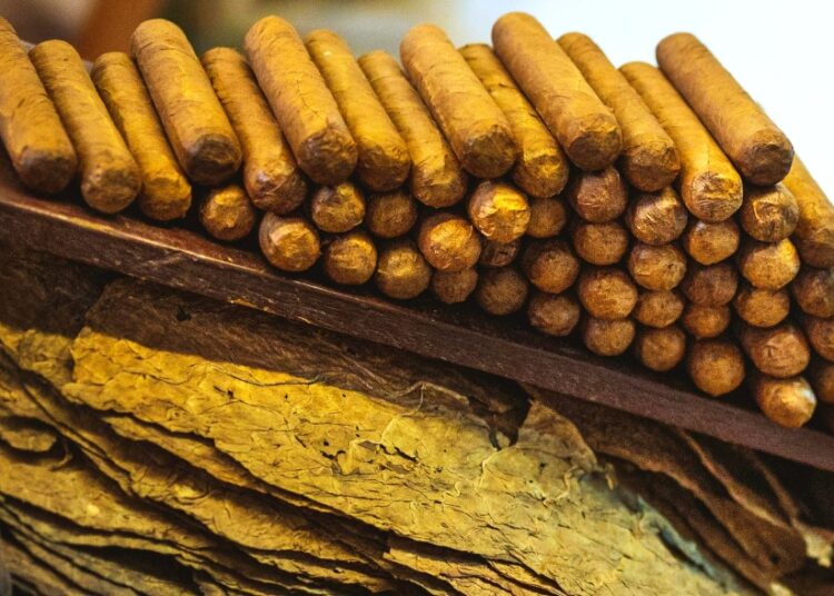 Πλημμύρισε το «Ελ. Βενιζέλος» με πούρα Αβάνας: Πως αποκαλύφθηκε το κύκλωμα λαθρεμπορίου