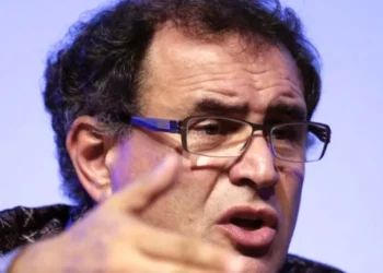 Ρουμπινί: Ο «Dr. Doom» βλέπει κλιμάκωση στον πόλεμο με το Ιράν και ισχυρό σοκ στις αγορές