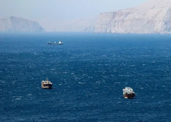 Περσικός Κόλπος: Μαζική αποχώρηση ελληνικών πλοίων – Οι ναυτιλιακές αλλάζουν δρομολόγια