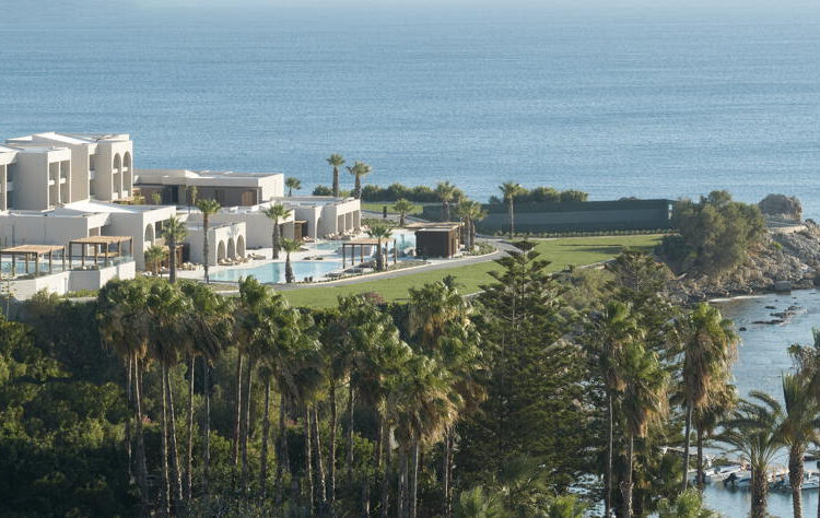ELLA RESORTS: Συμφωνία χρηματοδότησης 710 εκατ. ευρώ από την Πειραιώς