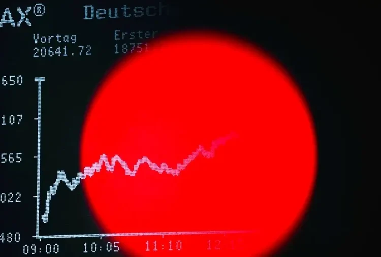 Ευρωπαϊκά χρηματιστήρια υπό πίεση: DAX και CAC στο «κόκκινο» – Επιστρέφει η μεταβλητότητα