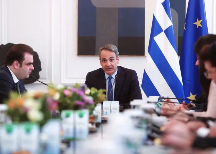 Μητσοτάκης: Κατώτατος στα €920 από 1η Απριλίου – Μηνιαία αύξηση €40
