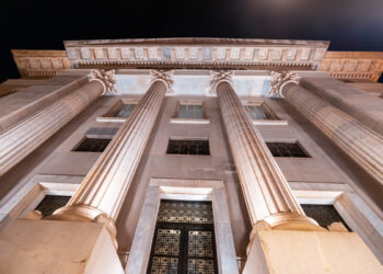 Autonomous: Γιατί ανησυχεί για τις ελληνικές τράπεζες και οι νέες τιμές στόχοι