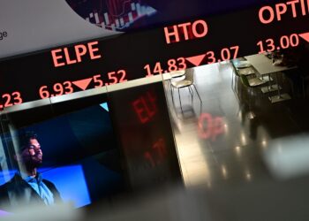 Χρηματιστήριο: Ο πόλεμος… αδειάζει την αποθήκη των αποδόσεων – Έκρηξη αβεβαιότητας από το άλμα στο πετρέλαιο