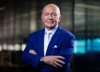 Πέθανε ο «Ιντιάνα Τζόουνς» των αγορών: Ο Mark Mobius και η κληρονομιά του στις αναδυόμενες οικονομίες