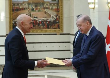 Αμερικανός πρέσβης στην Τουρκία για F-35: «Δεν μιλάω γιατί… θα μου απαγορεύσουν τη Μύκονο»