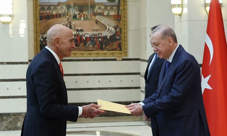 Αμερικανός πρέσβης στην Τουρκία για F-35: «Δεν μιλάω γιατί… θα μου απαγορεύσουν τη Μύκονο»