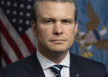 Χέγκσεθ: «Λιγότερες διασκέψεις, περισσότερη δράση από την Ευρώπη» – Σκληρή επίθεση των ΗΠΑ για τα Στενά του Ορμούζ