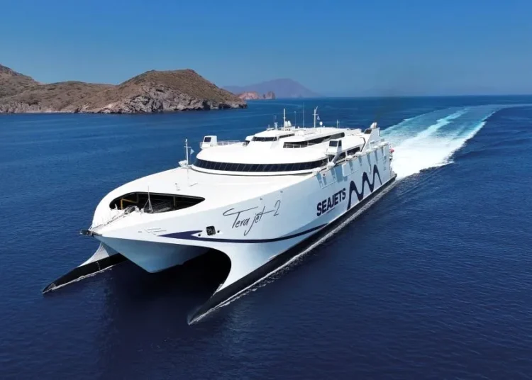 SEAJETS ρίχνει τις τιμές για Άνδρο και Τήνο με εισιτήρια από 24,50€ – Οι προσφορές Απριλίου (video & φωτό)