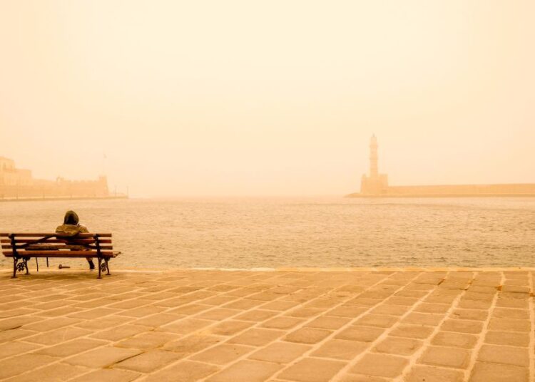 Καιρός: Αφρικανική σκόνη, βροχές και ενισχυμένοι άνεμοι την Τρίτη του Πάσχα