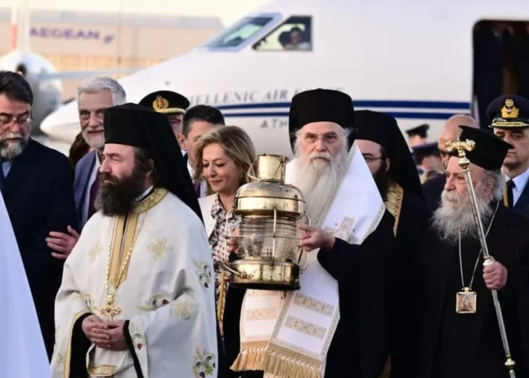 Άγιο Φως 2026: «Απογείωση» πίστης με AEGEAN και Olympic Air – Πώς θα φτάσει σε όλη την Ελλάδα