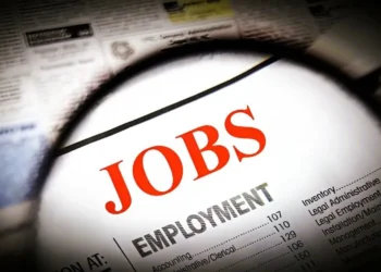 Ανεργία: «Τσίμπησε» στο 9% τον Μάρτιο – Περισσότερες θέσεις εργασίας, αλλά και νέες πιέσεις