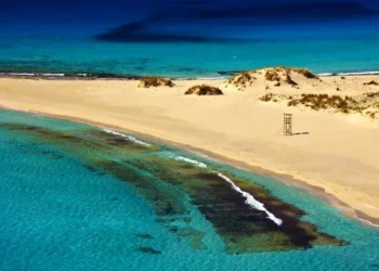 «Απάτητες Παραλίες»: Στις 251 οι ζώνες αυστηρής προστασίας – Νέο «φρένο» στην εκμετάλλευση