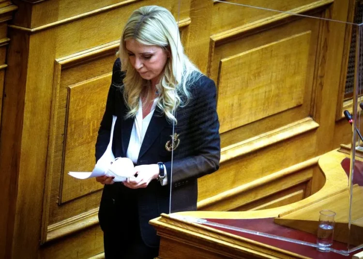 ΟΠΕΚΕΠΕ: «Δεν έχω τίποτα να κρύψω» δηλώνει η Φωτεινή Αραμπατζή – Ζητά προκαταρκτική επιτροπή