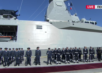 «Κίμωνα»: Η κοινή επίσκεψη Μητσοτάκη – Μακρόν στη φρεγάτα live