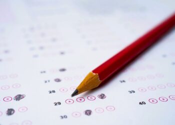 Δημόσια Ωνάσεια Σχολεία: Ώρα εξετάσεων – Στις 10:00 η «μάχη» εισαγωγής για χιλιάδες μαθητές