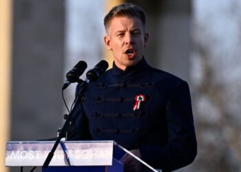 Ουγγαρία: Ιστορική εκλογική ανατροπή δείχνουν τα exit polls