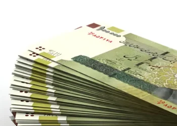 Ιράν: Το ριάλ «καταρρέει» – Σπάει το φράγμα των 1,8 εκατ. ανά δολάριο και πυροδοτεί νέο σοκ στην οικονομία