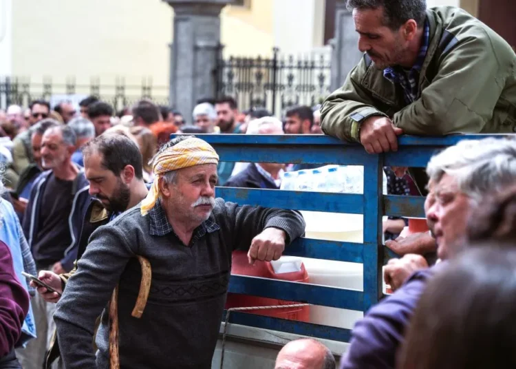 Λέσβος σε οικονομική ασφυξία: Κλειστά τυροκομεία, «παγωμένες» αποζημιώσεις και 250 τόνοι γάλα στον «αέρα»