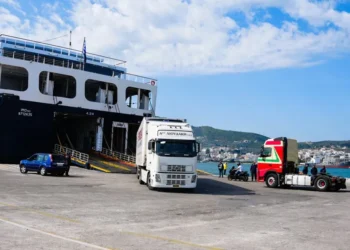 Λέσβος: Αποκλιμάκωση μετά την ένταση – Λύθηκε το μπλόκο των κτηνοτρόφων