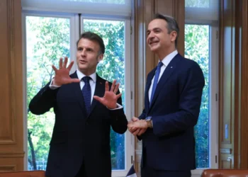 Politico: Ελλάδα και Γαλλία ζητούν νέα ευρωομόλογα και παράταση αποπληρωμής του Ταμείου Ανάκαμψης της ΕΕ