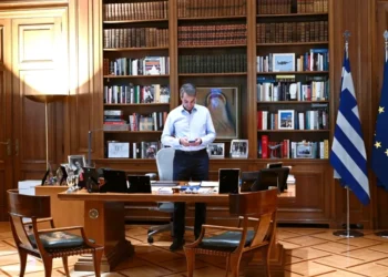 Πολιτικός «πυρετός» στο Μαξίμου: ΟΠΕΚΕΠΕ, δικογραφίες και εκλογικά σενάρια – Το τρίλημμα Μητσοτάκη