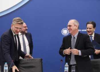 Οικονόμου: Ισοπεδωτική η κριτική στους βουλευτές για τη διαφθορά