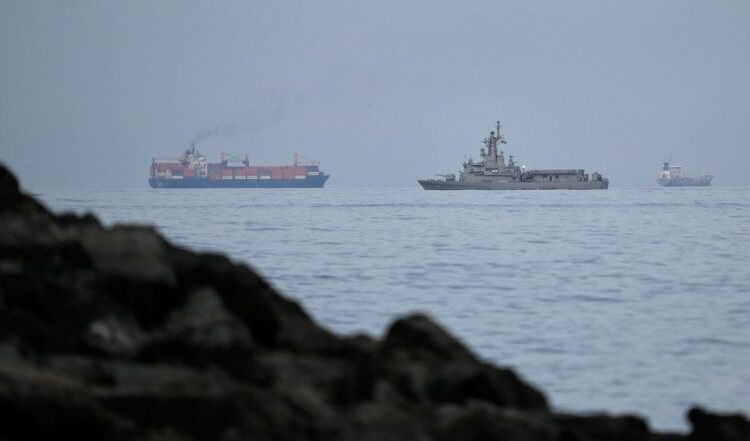 ΗΠΑ στο Ορμούζ: Αντιτορπιλικά καθαρίζουν νάρκες, προειδοποιήσεις από Τεχεράνη