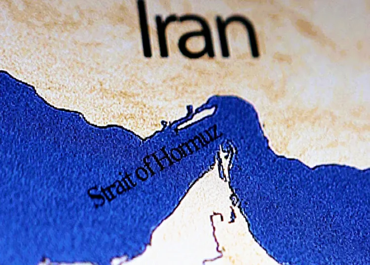 Το Ιράν κλιμακώνει στο Ορμούζ: Νέες επιθέσεις σε πλοία και έλεγχος της παγκόσμιας «αρτηρίας»