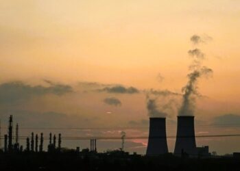 Διάσκεψη για τα Ορυκτά Καύσιμα: Η «σκληρή αλήθεια» της ενεργειακής μετάβασης και το ελληνικό μοντέλο ρεαλισμού