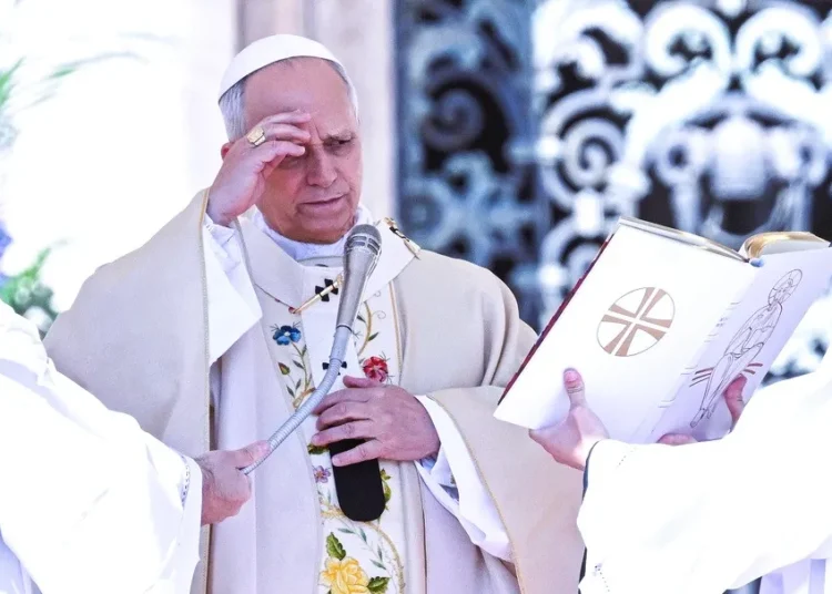 Πάπας Λέων ΙΔ’: «Καταθέστε τα όπλα» – Ηχηρό μήνυμα ειρήνης από το Βατικανό