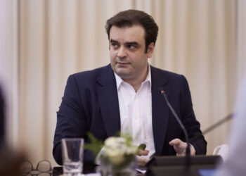 Πιερρακάκης: Ανοδικό πρωτογενές πλεόνασμα και ενδεχόμενα μέτρα στήριξης