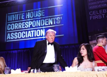 Χάος στο δείπνο του Λευκού Οίκου: Τραυματίας πράκτορας και σύλληψη υπόπτου (video)