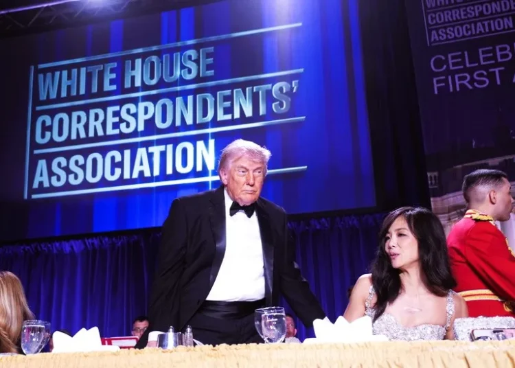 Χάος στο δείπνο του Λευκού Οίκου: Τραυματίας πράκτορας και σύλληψη υπόπτου (video)