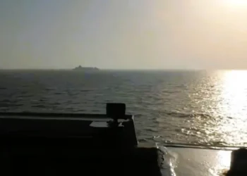 Ορμούζ: Από τον αποκλεισμό στις απάτες με Bitcoin – Πολυεπίπεδη κρίση στη ναυτιλία