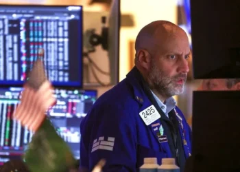 Wall Street: Ο S&P 500 «φλερτάρει» με ιστορικά υψηλά