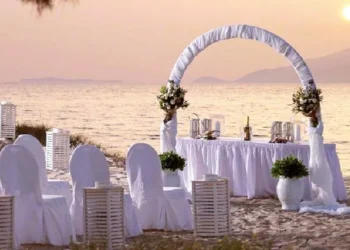 Ελλάδα: «Παγκόσμιος πρωταγωνιστής» στα destination weddings – Από την Αθηναϊκή Ριβιέρα στα νέα «κρυμμένα διαμάντια»
