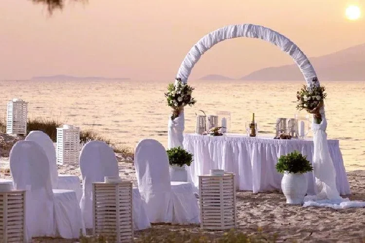 Ελλάδα: «Παγκόσμιος πρωταγωνιστής» στα destination weddings – Από την Αθηναϊκή Ριβιέρα στα νέα «κρυμμένα διαμάντια»
